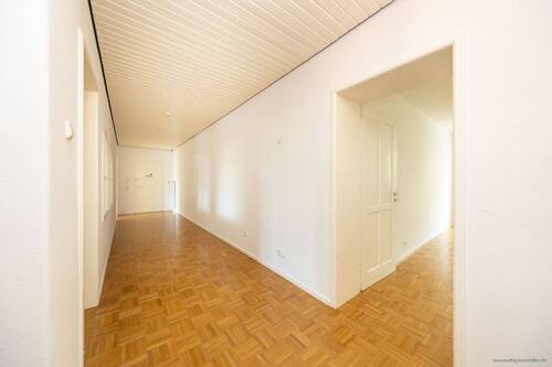 geräumiger Flur - Etagenwohnung mit 95,00 m² in München zum Kaufen