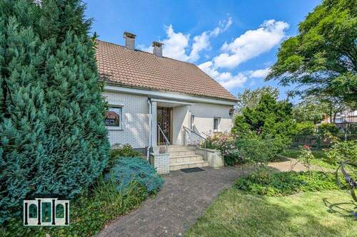 Außenansicht mit Eingang - Einfamilienhaus mit 130,00 m² in Wuppertal zum Kaufen