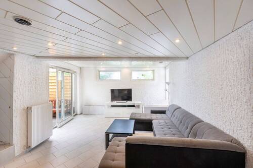 Wohnzimmer - 4 Zimmer Einfamilienhaus zum Kaufen in Fellbach