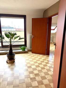 Wohnzimmer-Zimmer.JPG - 4 Zimmer Etagenwohnung zum Kaufen in Nürnberg