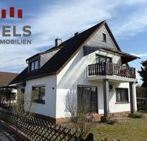 Freistehendes Einfamilienhaus mit Halle bzw. Bauplatz in Ketsch