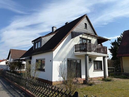 Außergewöhnliches EFH mit Halle bzw Bauplatz - 5 Zimmer Einfamilienhaus zum Kaufen in Ketsch