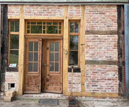 Hauseingang - 7 Zimmer Einfamilienhaus zum Kaufen in Himbergen