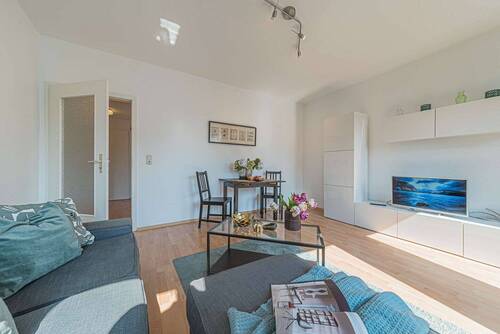 Wohnen - 2 Zimmer Etagenwohnung zur Miete in Frankfurt am Main