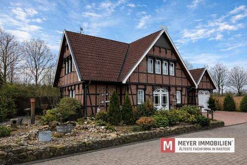 Objektansicht - Ein Zuhause mit besonderer Atmosphäre. Erstklassiges Fachwerkhaus mit Wintergarten in Rastede (Obj.-Nr. 6597)