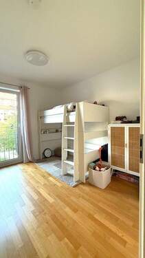 Kinderzimmer - 4 Zimmer Etagenwohnung in Frankfurt am Main