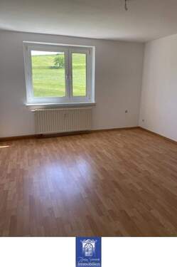 Wohnen - Etagenwohnung mit 48,70 m&sup2; in Niederstriegis zur Miete