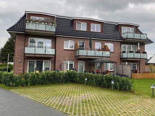 Hausansicht - 4 Zimmer Etagenwohnung zur Miete in Hamburg