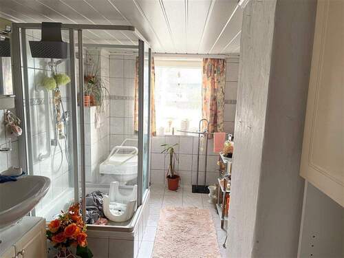 Badezimmer im Obergeschoss - 