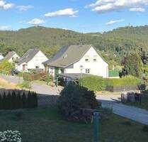 Überragende Fernsicht am Fuße der Augustusburg – perfekt geschnittene 4 Zimmer Wohnung mit Balkon inklusive Einbauküche