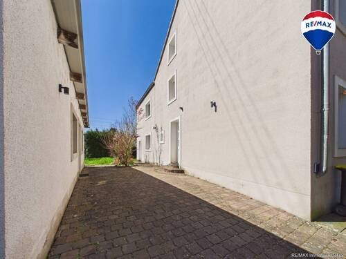 REMAX Immobilien DeLux Haus in Besseringen zu verkaufen - 6 Zimmer Einfamilienhaus zum Kaufen in Merzig / Besseringen