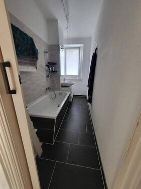 Bild 1 - NachmieterIn gesucht. 3-Raum-Wohnung mit EBK und Balkon.