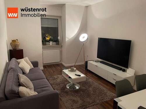 Whg. 1 Wohnzimmer - Mehrfamilienhaus, Wohnhaus in Frankfurt am Main / Fechenheim zum Kaufen