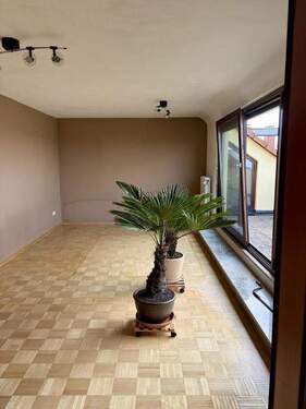 Wohnzimmer.JPG - Büro mit 104,50 m&sup2; in Nürnberg zum Kaufen