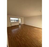 3 Zimmer Wohnung mit Balkon, Fahrstuhl, TG-Stellplatz in Schwetzingen zu vermieten