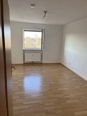 Zimmer - Etagenwohnung mit 89,00 m&sup2; in Schwetzingen zur Miete