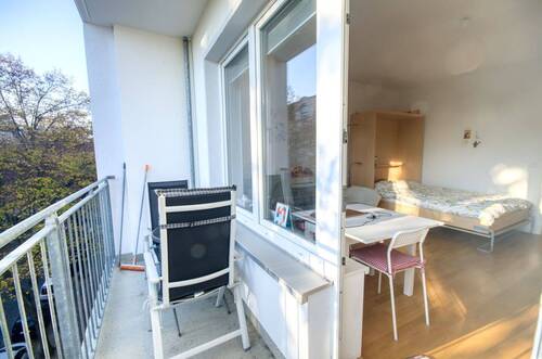 Balkon - 1 Zimmer Etagenwohnung in Berlin