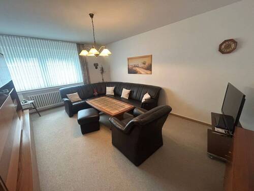 4_Wohnzimmer.jpeg - Etagenwohnung mit 74,00 m&sup2; in Dortmund zum Kaufen