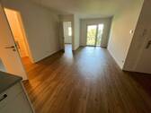 Ansicht II: Wohn- und Esszimmer mit offenem Küchenbereich - 2 Zimmer Etagenwohnung zur Miete in Hamburg