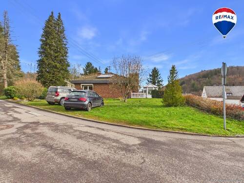 REMAX Immobilien DeLux Haus in Nohfelden / Türkismühle zu verkaufen - 4 Zimmer Bungalow zum Kaufen in Nohfelden / Türkismühle