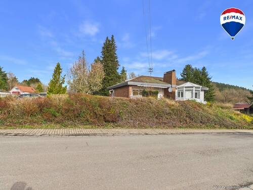 REMAX Immobilien DeLux Haus in Nohfelden / Türkismühle zu verkaufen - Bungalow mit 121,10 m&sup2; in Nohfelden / Türkismühle zum Kaufen