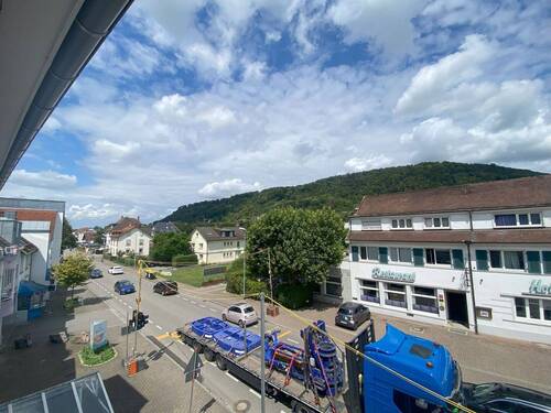 Strassenszene mit LKW - 