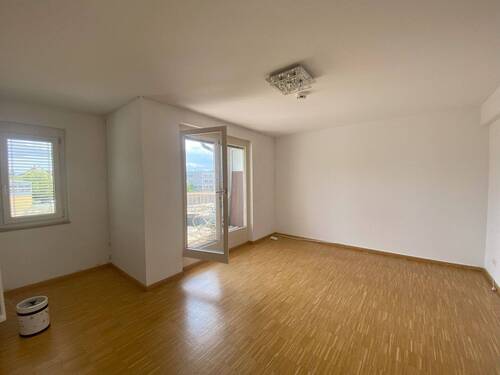 Helles Wohnzimmer - 2 Zimmer Etagenwohnung zur Miete in Grenzach