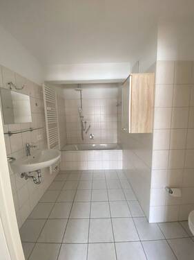 Helles Badezimmer - 