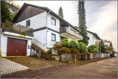 Wohnhaus mit Garage - Einfamilienhaus mit ELW in ruhiger Wohnlage