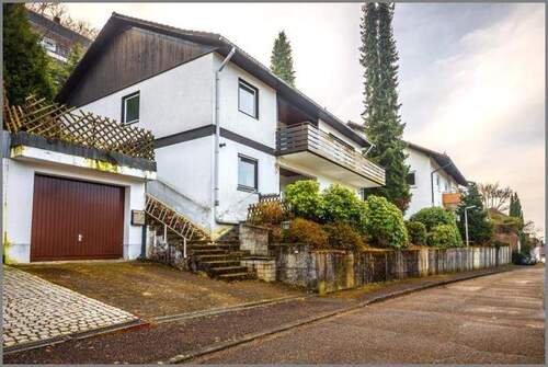 Wohnhaus mit Garage - Einfamilienhaus mit ELW in ruhiger Wohnlage