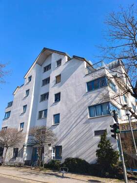 Gebäude - 2 Zimmer Etagenwohnung zur Miete in Radebeul