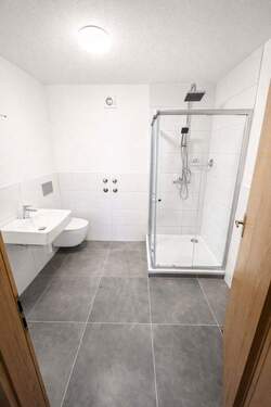 Bild 1 - bezugsfreie & helle 2+1 Zimmer Wohnung in Untersteinbach - 100m vom Freibad entfernt