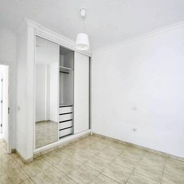 Zweites Zimmer Flur rechts - 