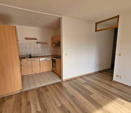 offene Küche im Wohnzimmer - Etagenwohnung mit 42,50 m² in Pampow zur Miete