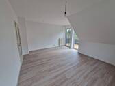 Wohnzimmer - Gemütliche 3- Zimmer Wohnung im Dachgeschoss