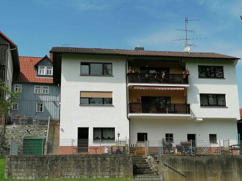 Rückansicht Haus 8a - 1 Zimmer Mehrfamilienhaus, Wohnhaus in Mücke-Nieder-Ohmen