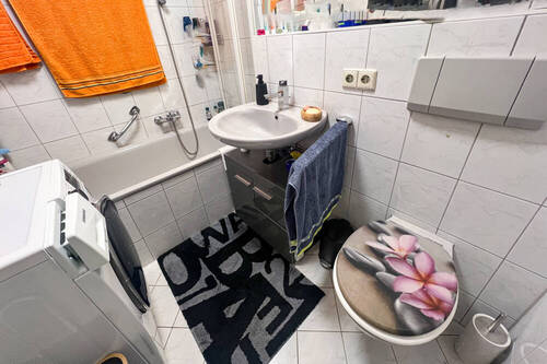 Innenliegendes Bad mit Wanne - 