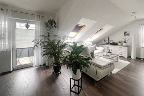 Balkon zwischen Küche und Wohnzimmer - Etagenwohnung mit 51,70 m&sup2; in Erfurt / Urbich zur Miete