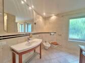 Badezimmer EG Bild 1 - 