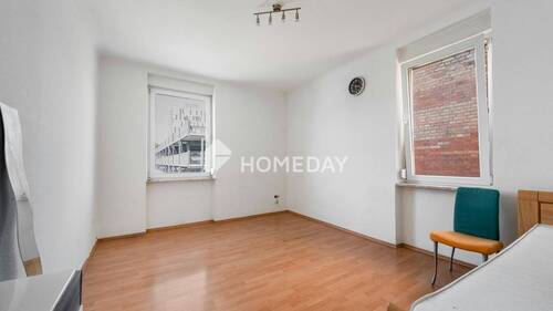 Wohnzimmer 1 - Gepflegte 4 Zimmer in Heilbronn: Altbaucharme mit klarem Schnitt