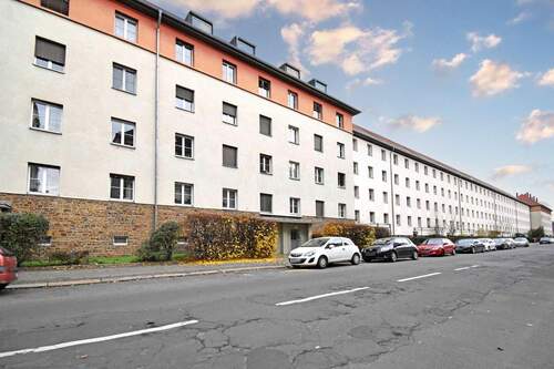 Gebäudeansicht - 2 Zimmer Mehrfamilienhaus, Wohnhaus zum Kaufen in Leipzig