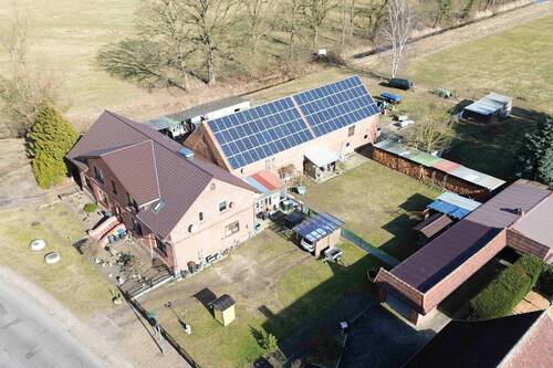 Luftansicht Seite - 1 Zimmer Mehrfamilienhaus, Wohnhaus in Lüblow