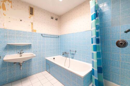 Badezimmer - Etagenwohnung mit 78,00 m² in Sachsenheim zum Kaufen