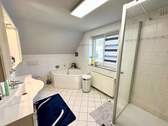 Bad im Obergeschoss - 