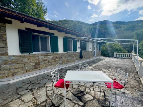 AP976_01 TERRA ITALIA IMMOBILIEN_TERRA ITALIA IMMO - Komfortables Landhaus mit zwei Wohnungen in ruhiger Lage TI AP 976