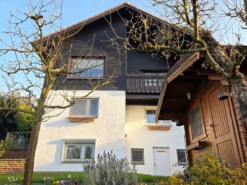 Front - Ein Juwel in Kassel-Nord - 1-2 Familienhaus in Hinterbebauung