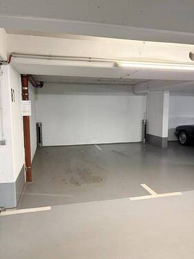 23 Tiefgarage Stellplatz.JPG - 
