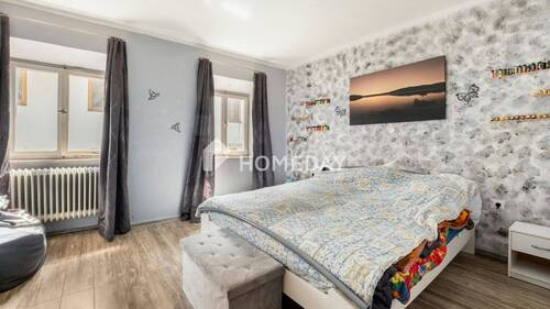1. OG Schlafzimmer 1 - 