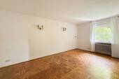 Schlafzimmer EG - 7 Zimmer Einfamilienhaus zum Kaufen in Bruckmühl