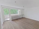Ansicht I: Wohn- und Esszimmer - Moderne 3-Zimmer-Wohnung mit sonnigem BALKON und viel Platz in Duisburg-Neumühl